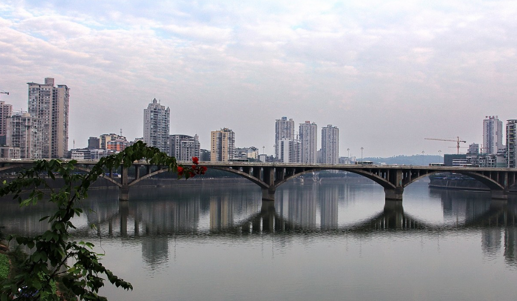 沱江河畔邊城